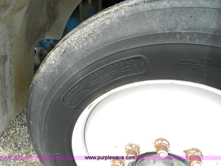 image for item K8094 1990 Freightliner semi truck