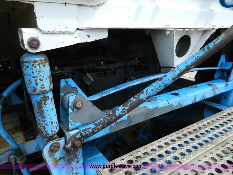 image for item K8094 1990 Freightliner semi truck