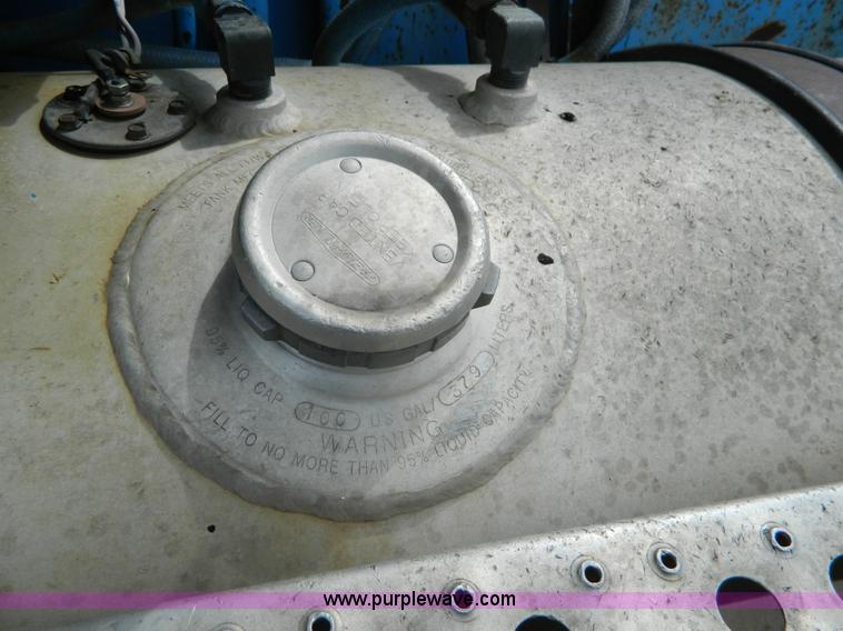 image for item K8094 1990 Freightliner semi truck