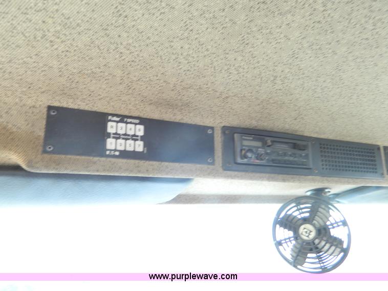 image for item K8094 1990 Freightliner semi truck