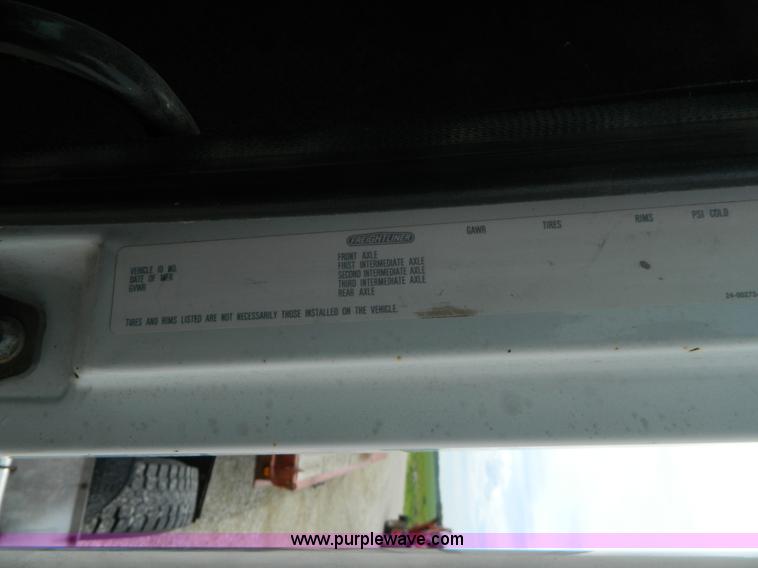 image for item K8094 1990 Freightliner semi truck