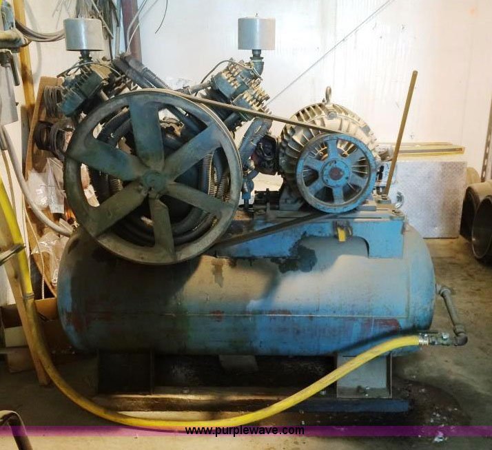 Air compressor in Kansas City, MO Item D1513 sold Purple Wave