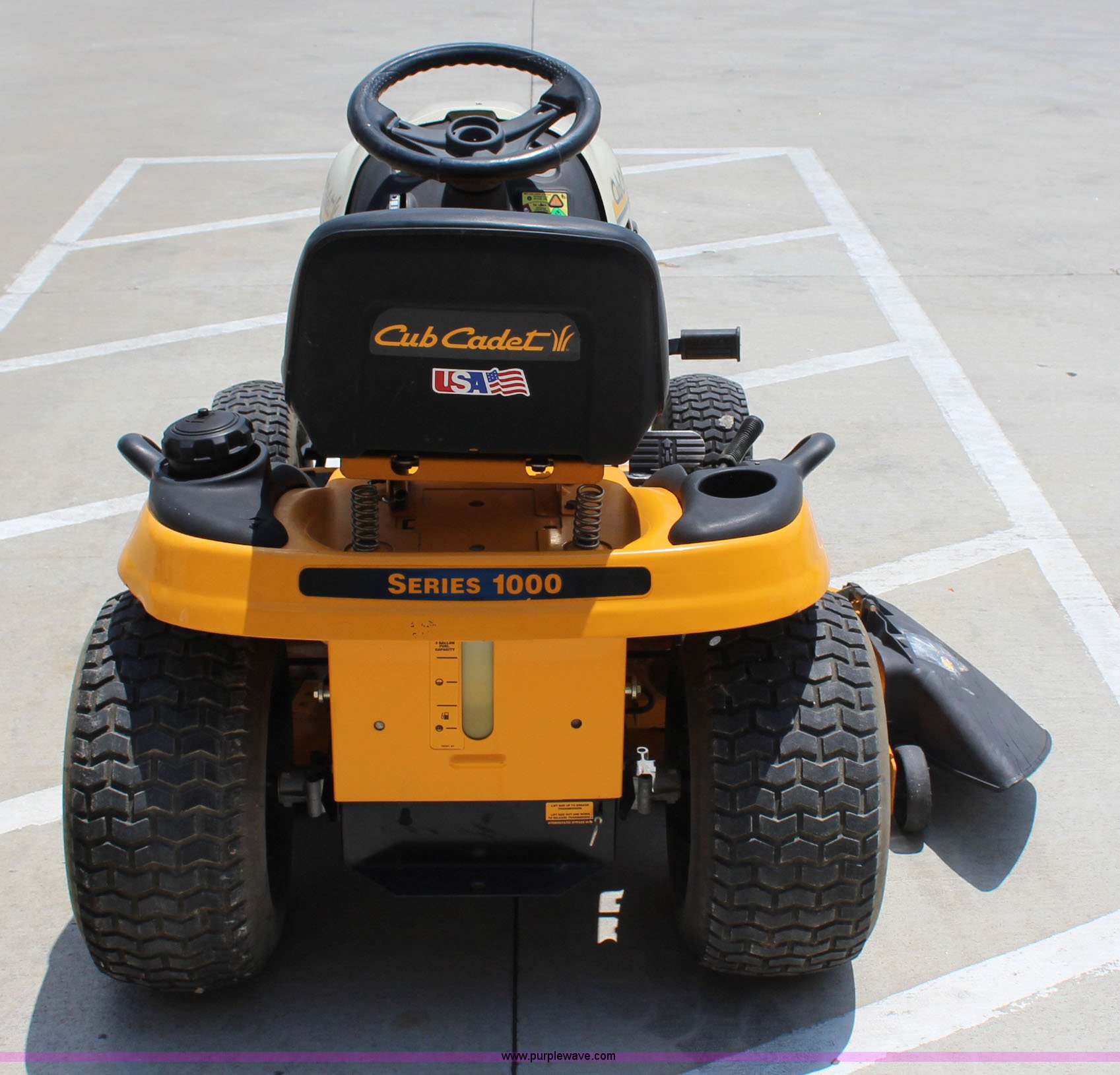 2005 Cub Cadet LT1046 lawn mower in Ada, OK Item I1656 sold Purple Wave