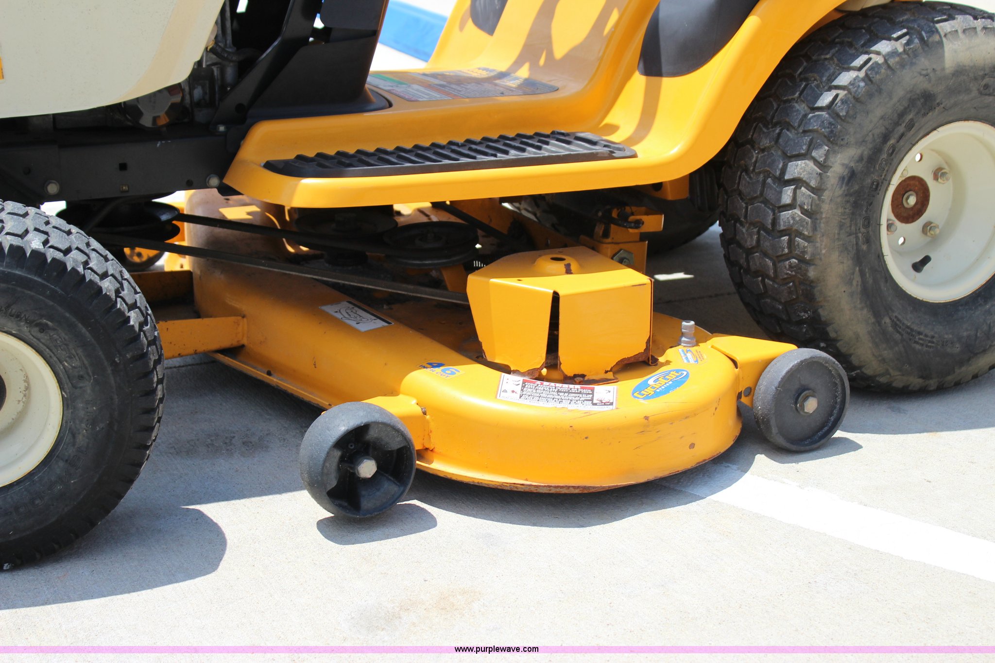 2005 Cub Cadet LT1046 lawn mower in Ada, OK Item I1656 sold Purple Wave