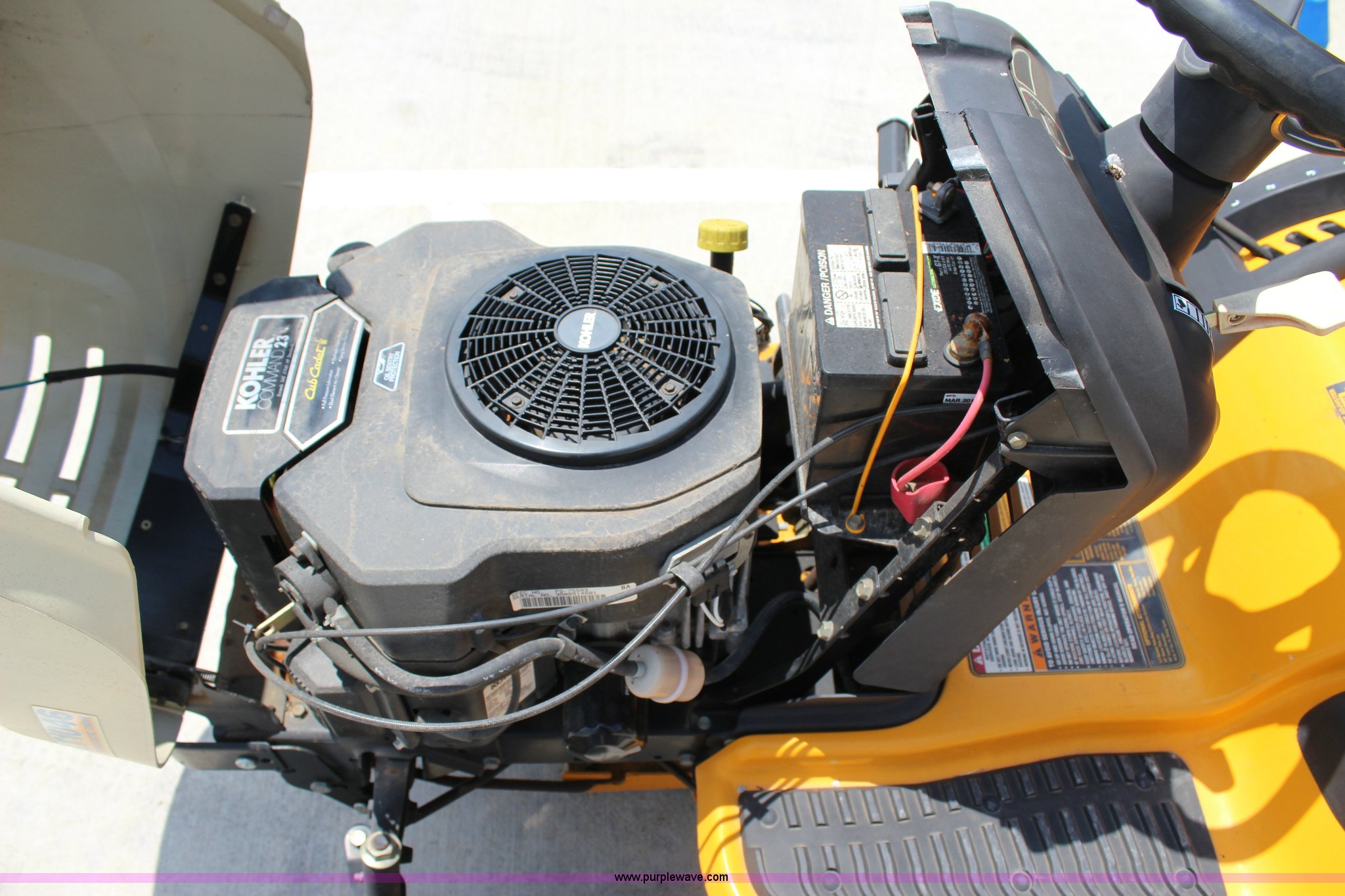 2005 Cub Cadet LT1046 lawn mower in Ada, OK Item I1656 sold Purple Wave