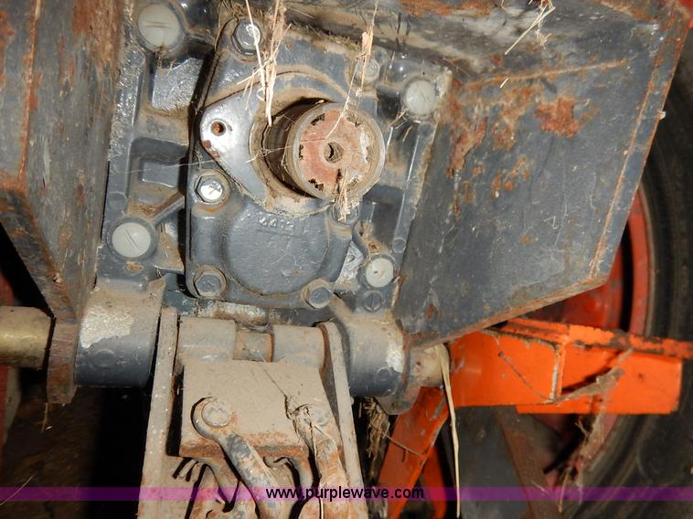 image for item BC9472 Kubota B7100HST MFWD tractor