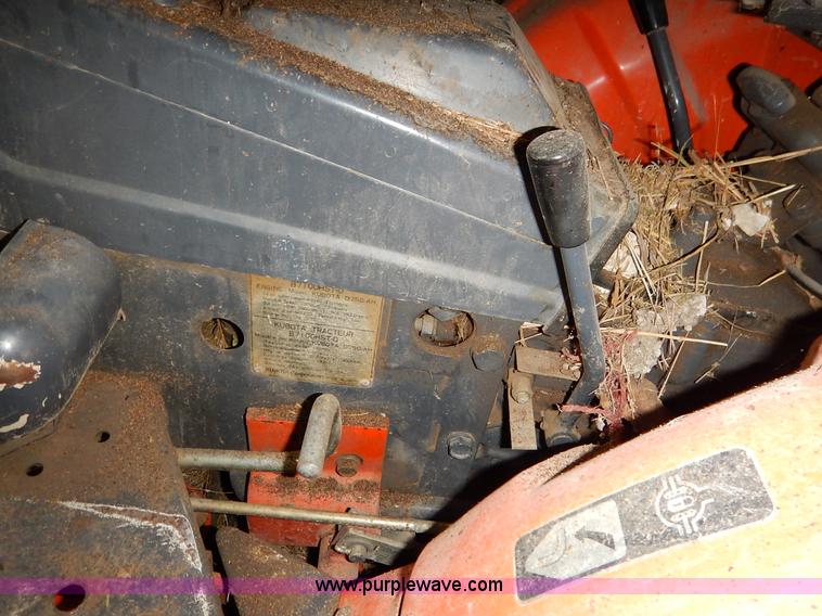 image for item BC9472 Kubota B7100HST MFWD tractor