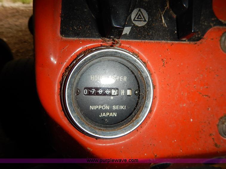 image for item BC9472 Kubota B7100HST MFWD tractor
