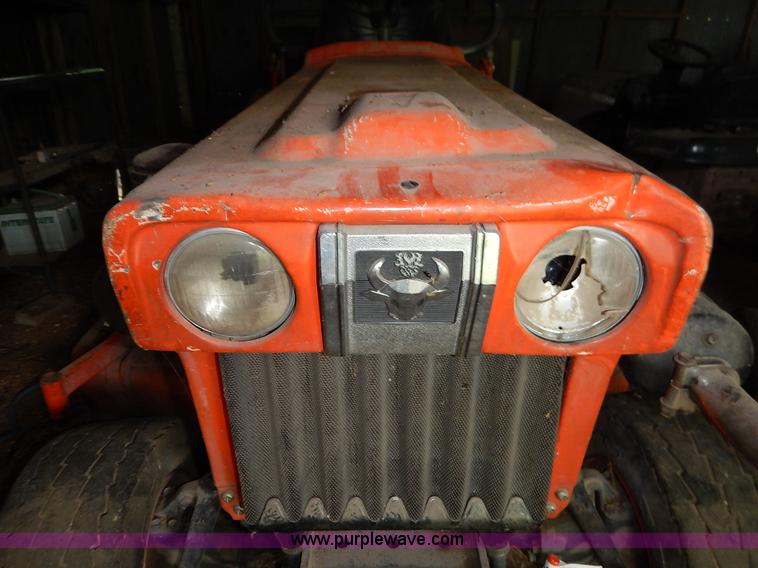 image for item BC9472 Kubota B7100HST MFWD tractor