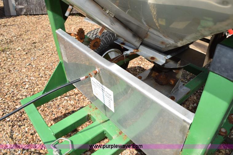 image for item BG9969 Turf Buddy spreader