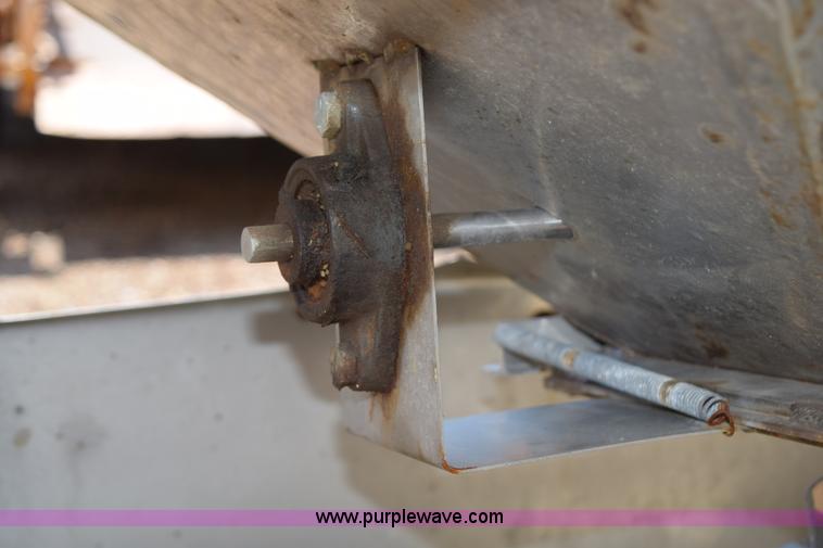 image for item BG9969 Turf Buddy spreader