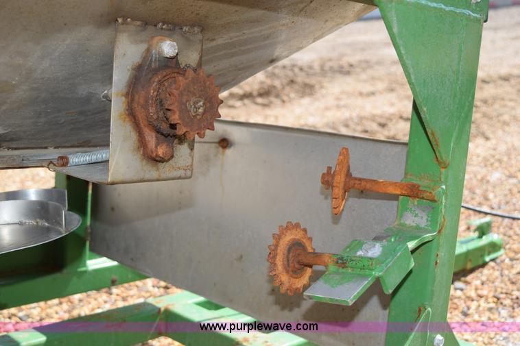 image for item BG9969 Turf Buddy spreader