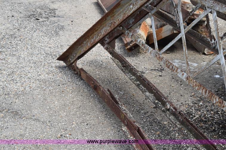 image for item BG9984 Walking bridge