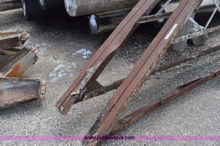 image for item BG9984 Walking bridge