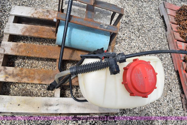 image for item BG9985 Assorted lawn care equipment