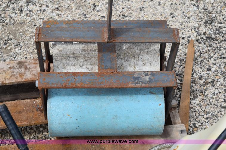 image for item BG9985 Assorted lawn care equipment