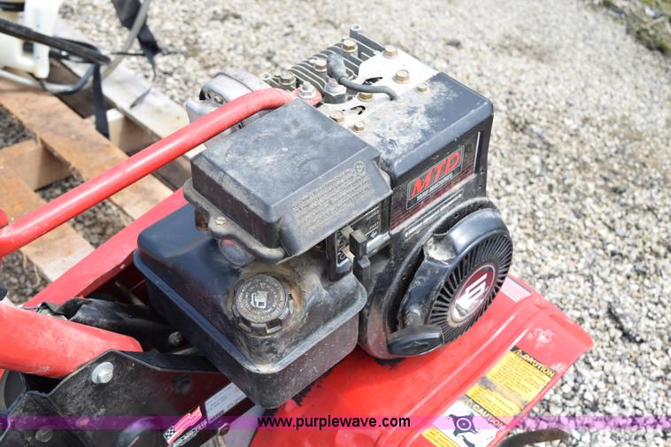 image for item BG9985 Assorted lawn care equipment