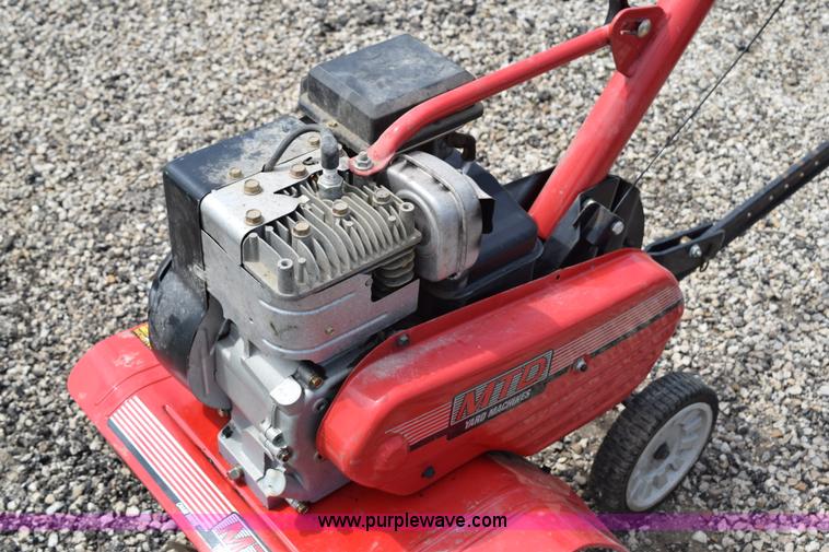 image for item BG9985 Assorted lawn care equipment