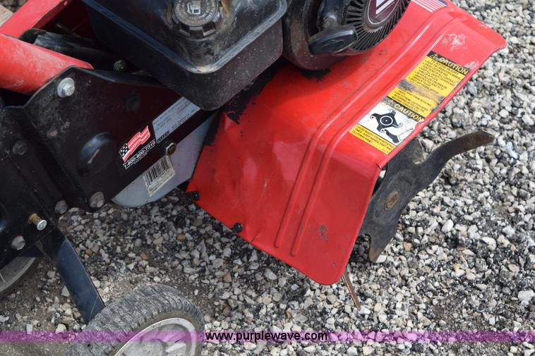 image for item BG9985 Assorted lawn care equipment