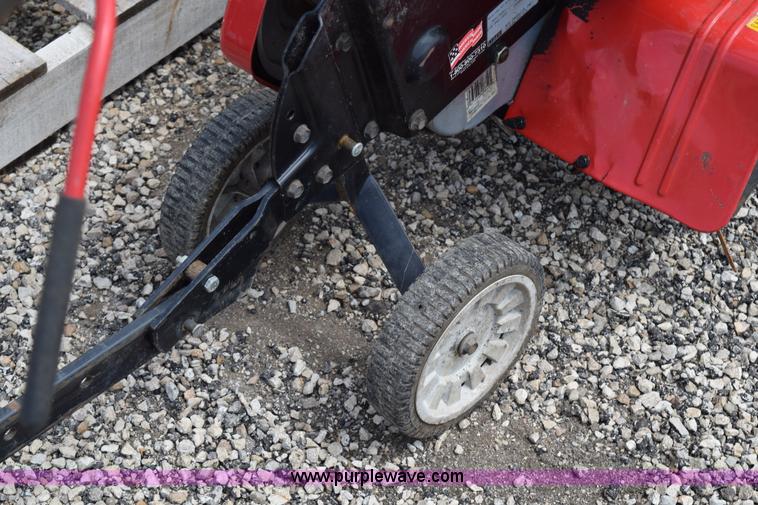 image for item BG9985 Assorted lawn care equipment