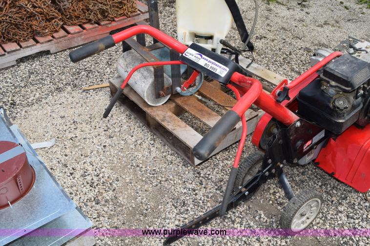 image for item BG9985 Assorted lawn care equipment