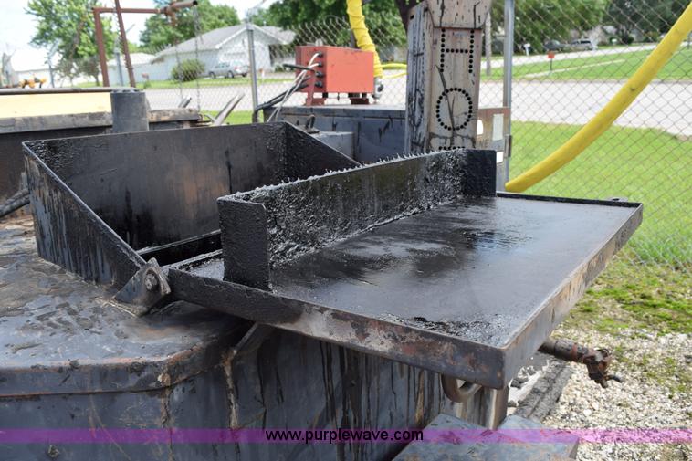 image for item BG9992 1999 Cimline crack fill machine