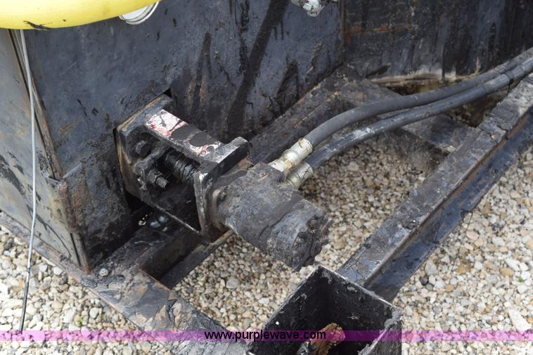 image for item BG9992 1999 Cimline crack fill machine