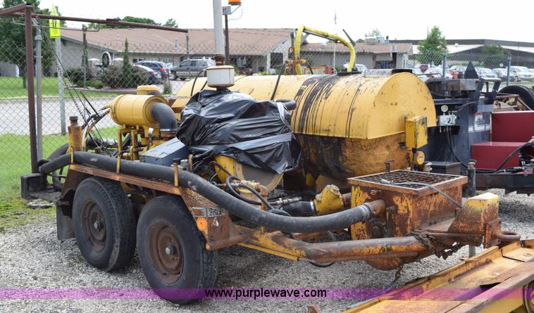 image for item BG9993 1984 AMZ pothole patching machine