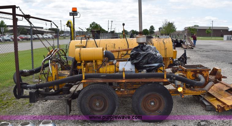 image for item BG9993 1984 AMZ pothole patching machine