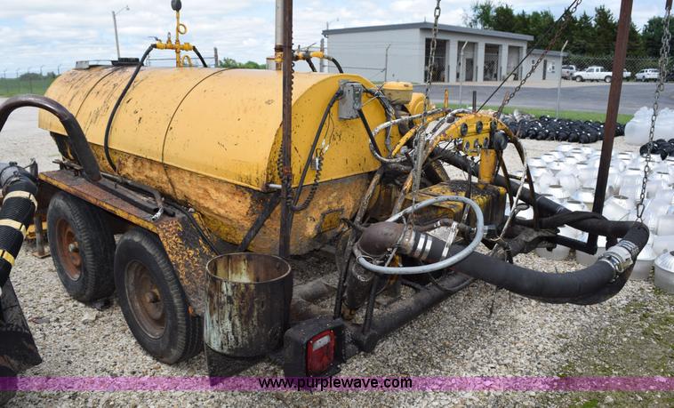 image for item BG9993 1984 AMZ pothole patching machine