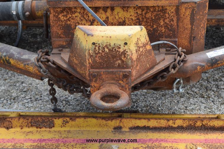 image for item BG9993 1984 AMZ pothole patching machine