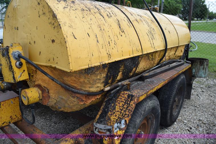 image for item BG9993 1984 AMZ pothole patching machine