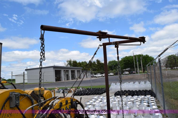 image for item BG9993 1984 AMZ pothole patching machine