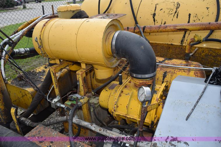 image for item BG9993 1984 AMZ pothole patching machine