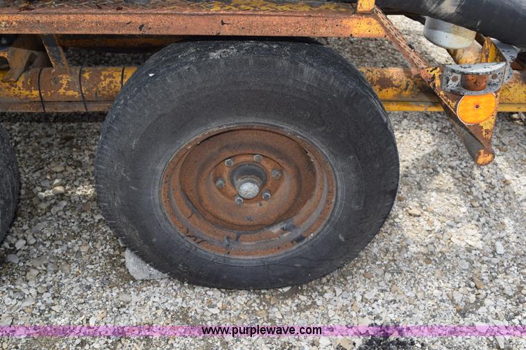 image for item BG9993 1984 AMZ pothole patching machine