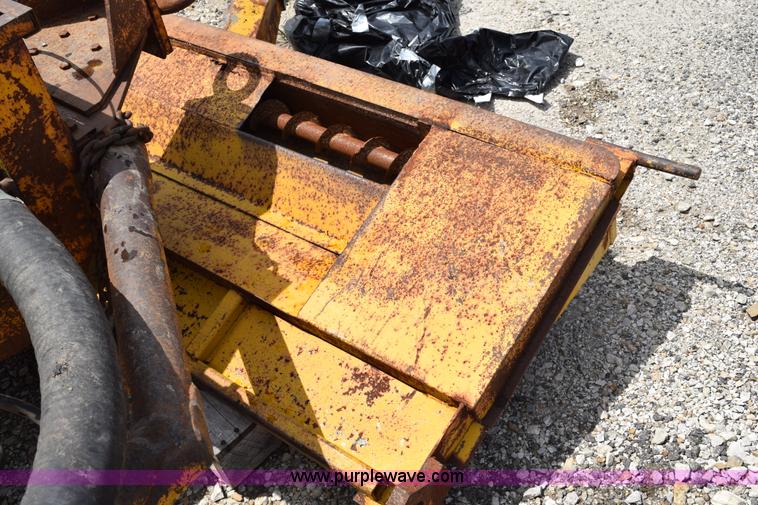 image for item BG9993 1984 AMZ pothole patching machine