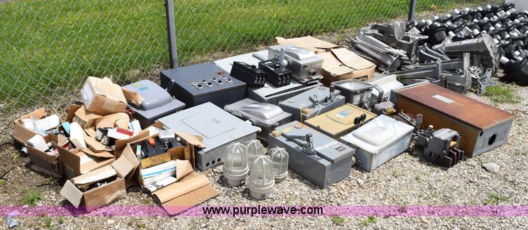 image for item BG9998 Assorted electrical equipment