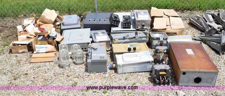 image for item BG9998 Assorted electrical equipment