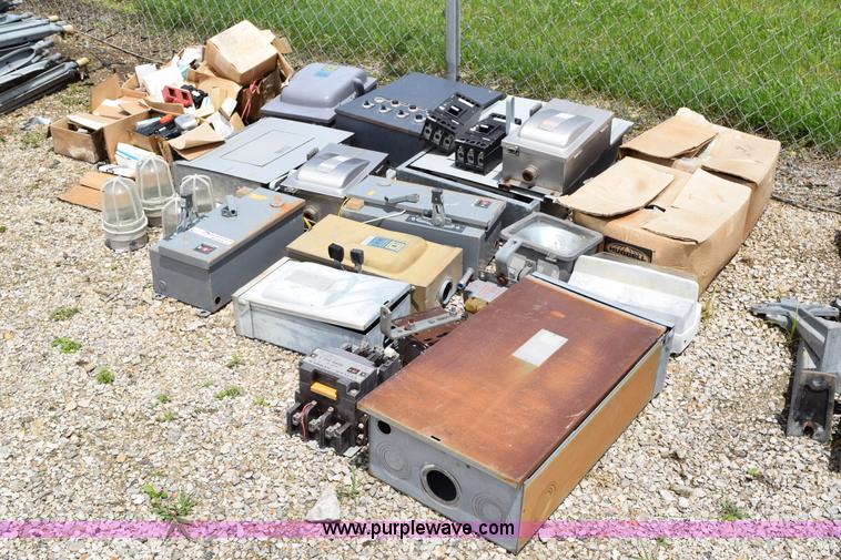 image for item BG9998 Assorted electrical equipment