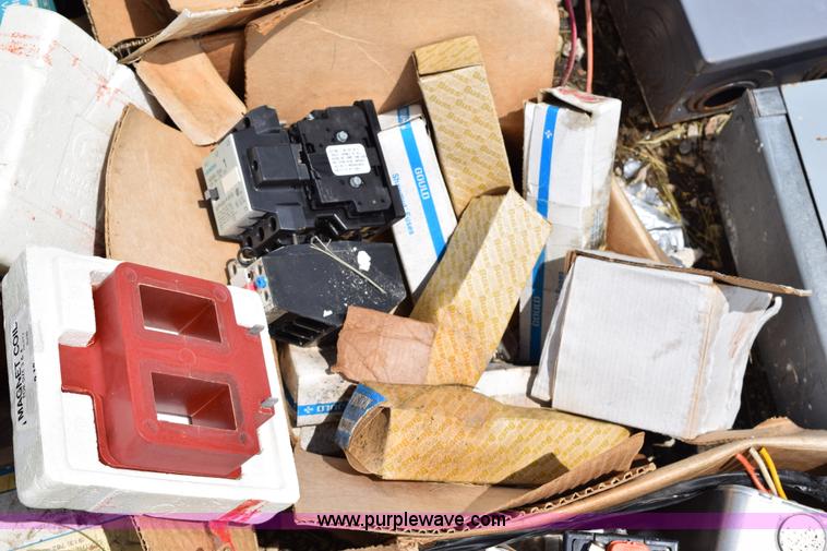 image for item BG9998 Assorted electrical equipment