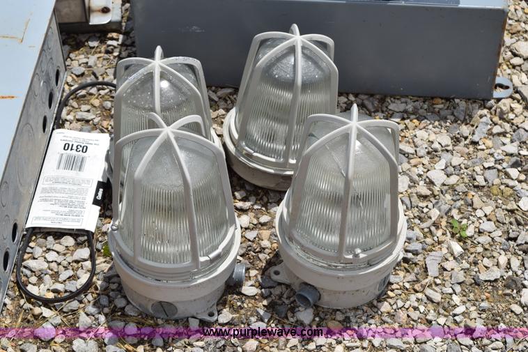 image for item BG9998 Assorted electrical equipment