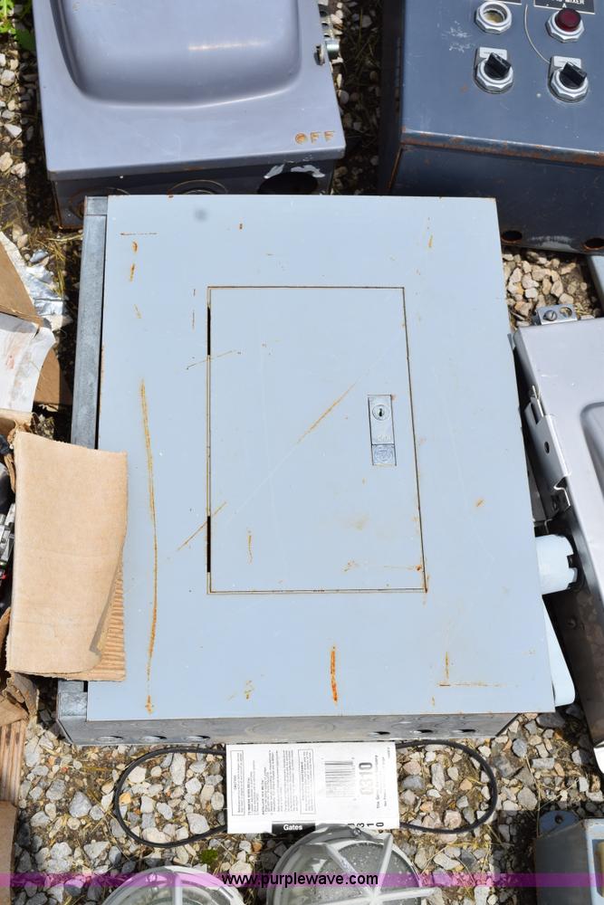 image for item BG9998 Assorted electrical equipment