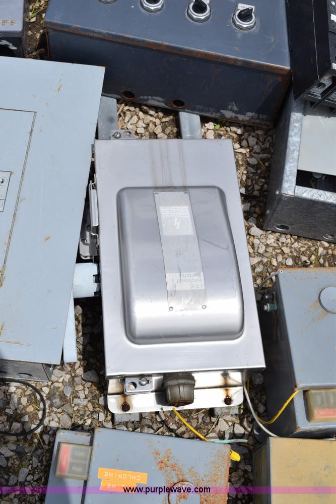 image for item BG9998 Assorted electrical equipment