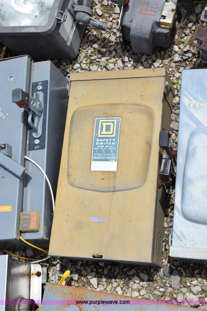 image for item BG9998 Assorted electrical equipment