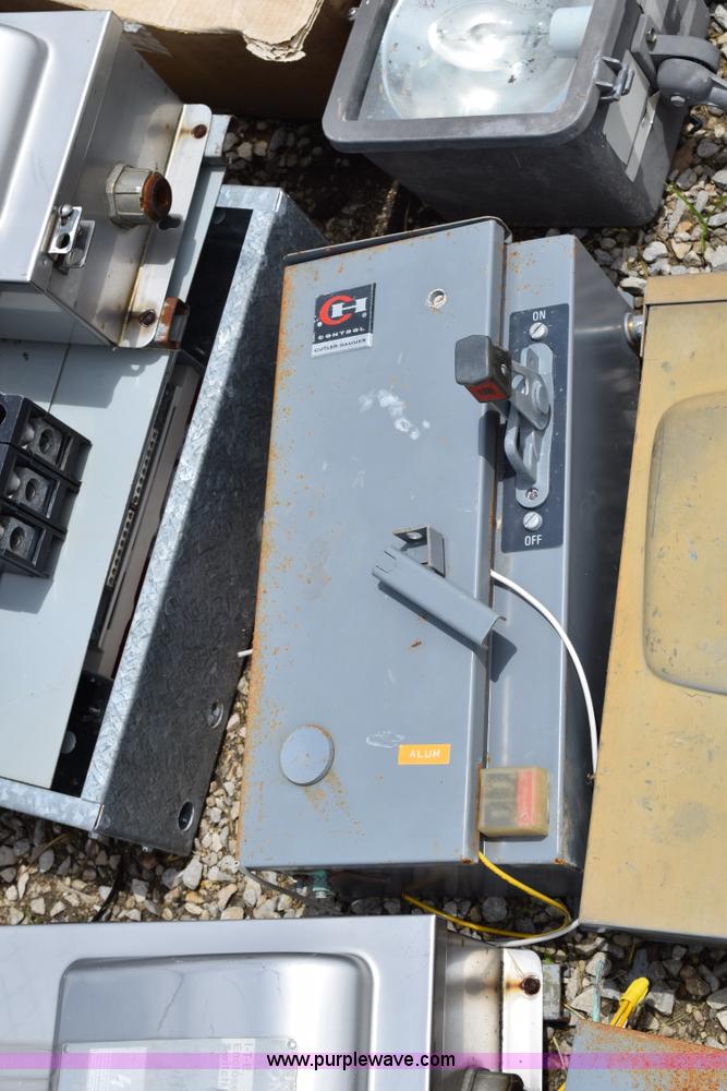 image for item BG9998 Assorted electrical equipment