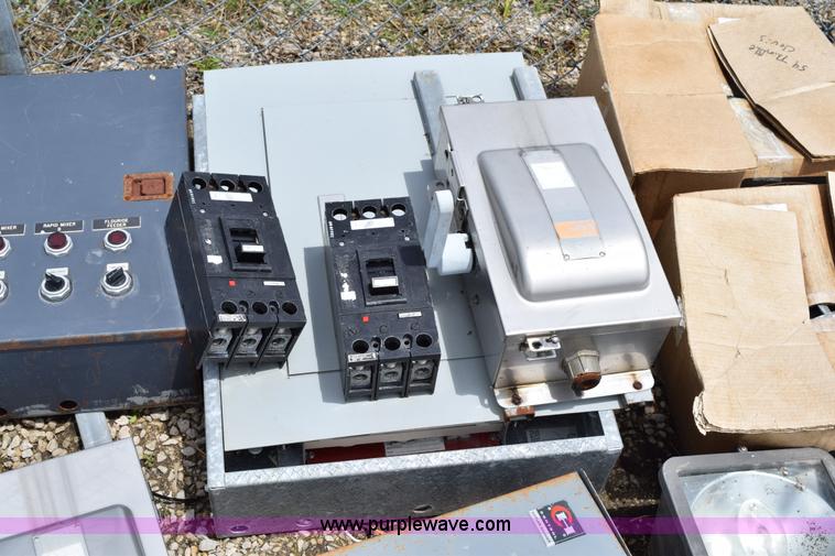 image for item BG9998 Assorted electrical equipment