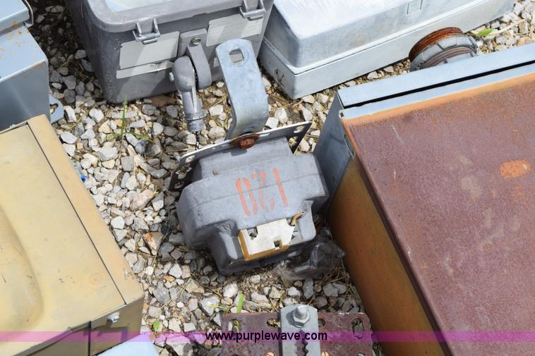 image for item BG9998 Assorted electrical equipment