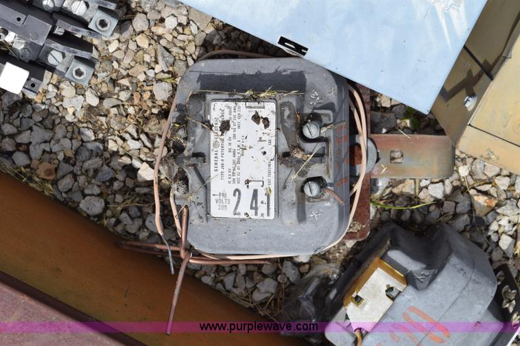 image for item BG9998 Assorted electrical equipment