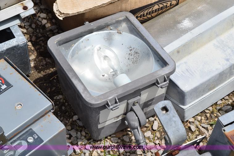 image for item BG9998 Assorted electrical equipment