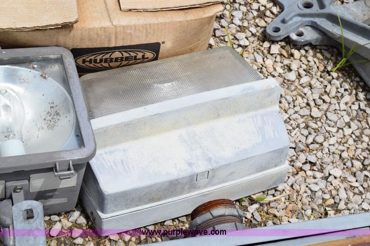 image for item BG9998 Assorted electrical equipment